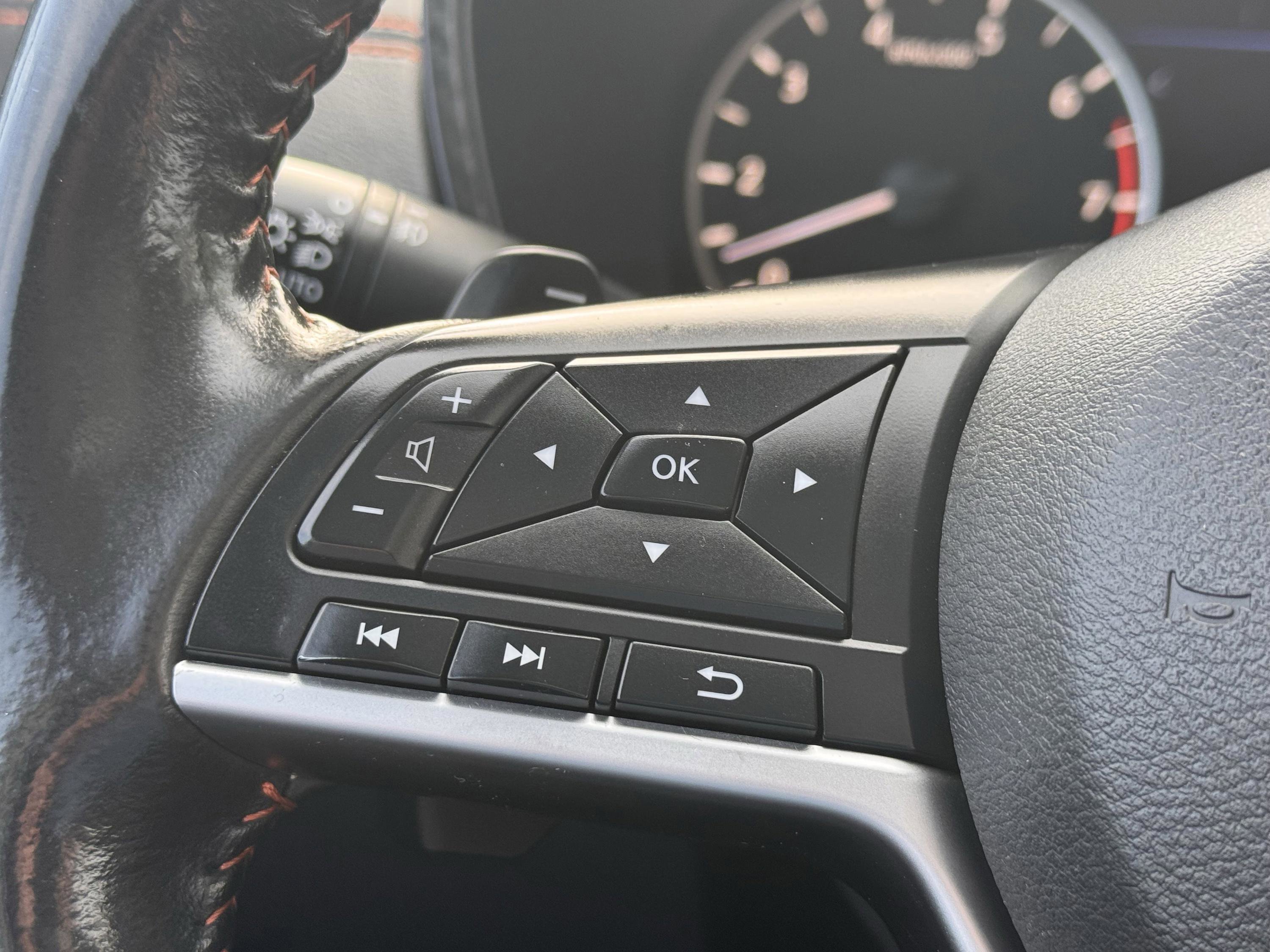 Used 2022 Nissan Altima 2.5 SR w/ Midnight Edition Package image 13