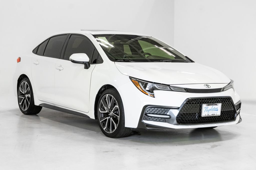 Used 2020 Toyota Corolla SE w/ SE Premium Package FWD image 5