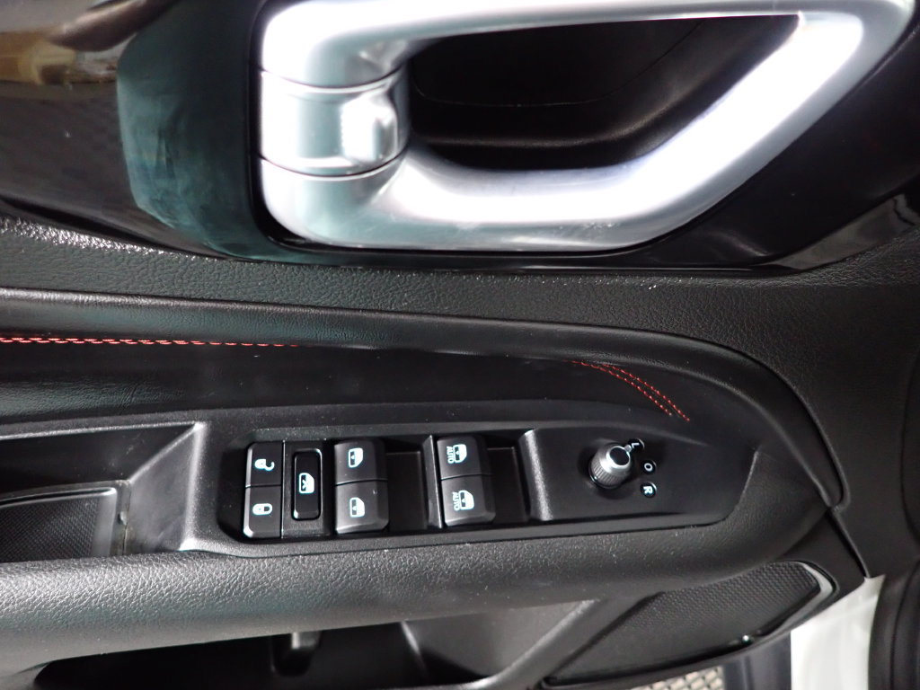 Used 2022 Jeep Compass Trailhawk w/ Trailhawk Convenience Group AWD/4WD image 18