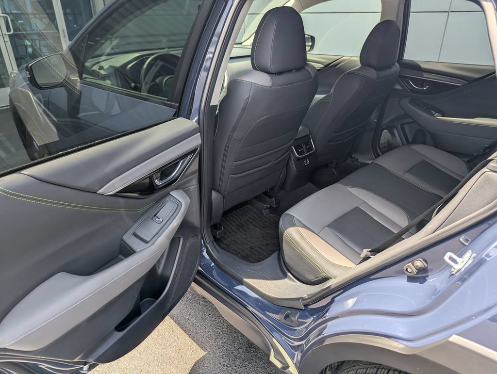 Used 2025 Subaru Outback Onyx Edition AWD/4WD image 34