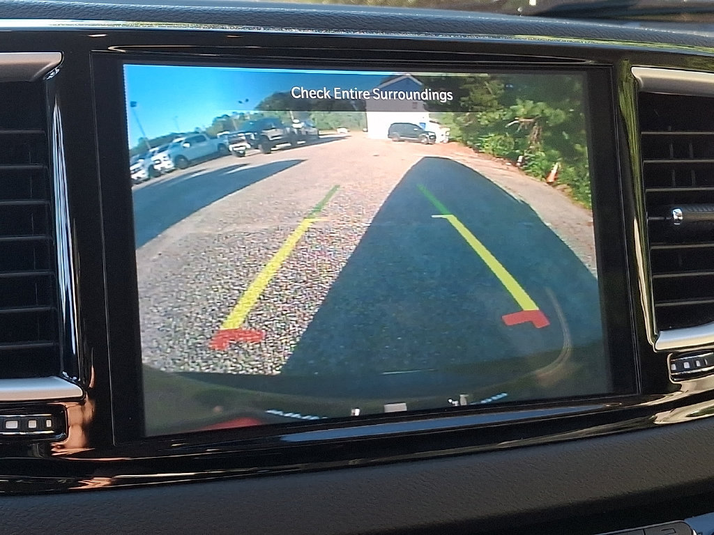 Used 2024 Chrysler Pacifica Touring-L FWD image 19