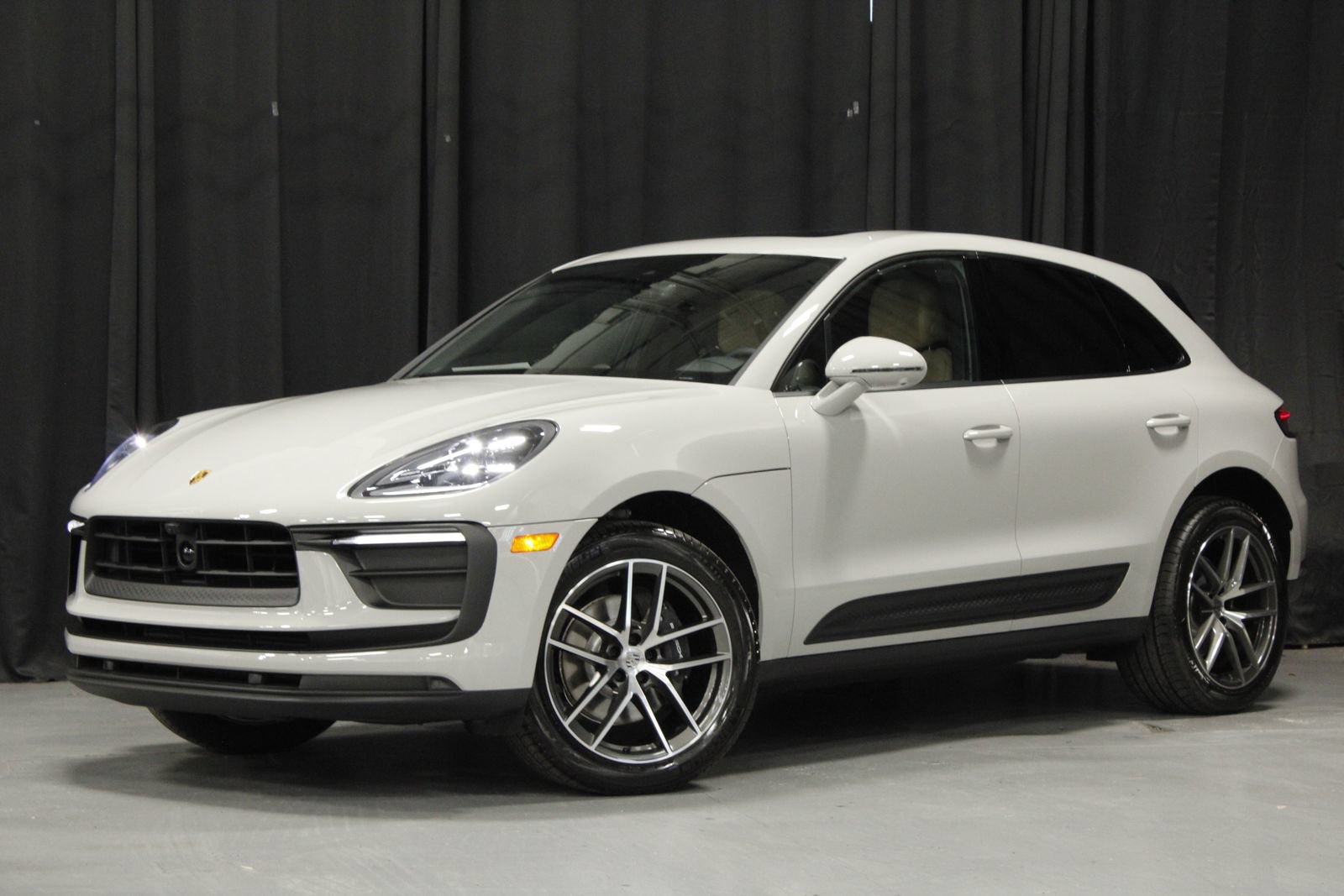 New 2026 Porsche Macan AWD/4WD video 1