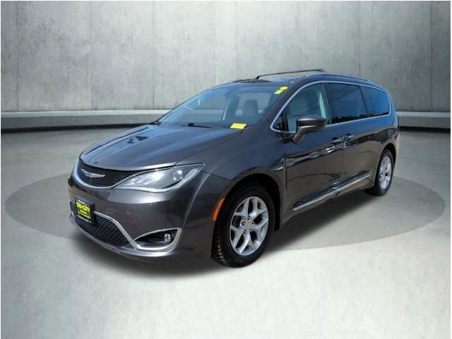 Used 2017 Chrysler Pacifica Touring-L Plus w/ Tire & Wheel Group image 1