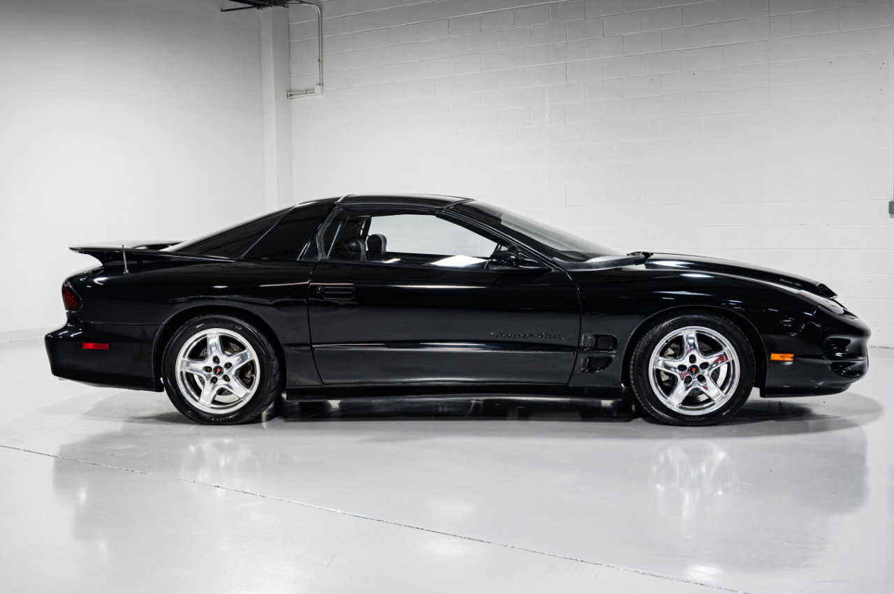 Used 2002 Pontiac Firebird Trans Am image 2