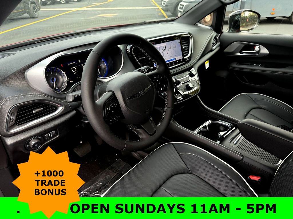 New 2026 Chrysler Pacifica Limited w/ Uconnect Theater Family Group image 13