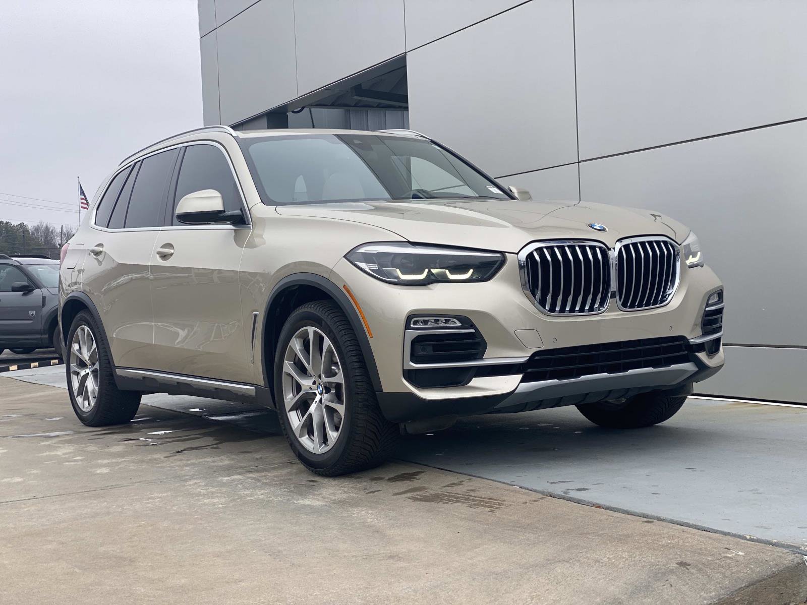 Used 2019 BMW X5 xDrive40i w/ Premium Package 2 image 2
