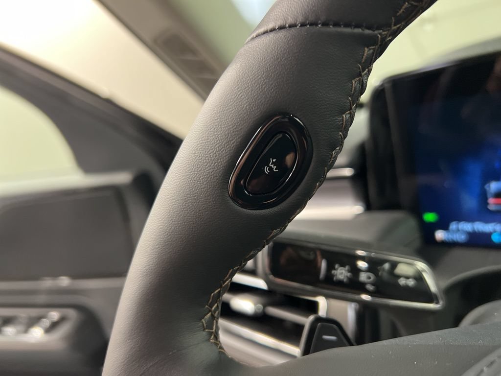 Used 2026 Lincoln Aviator AWD image 18