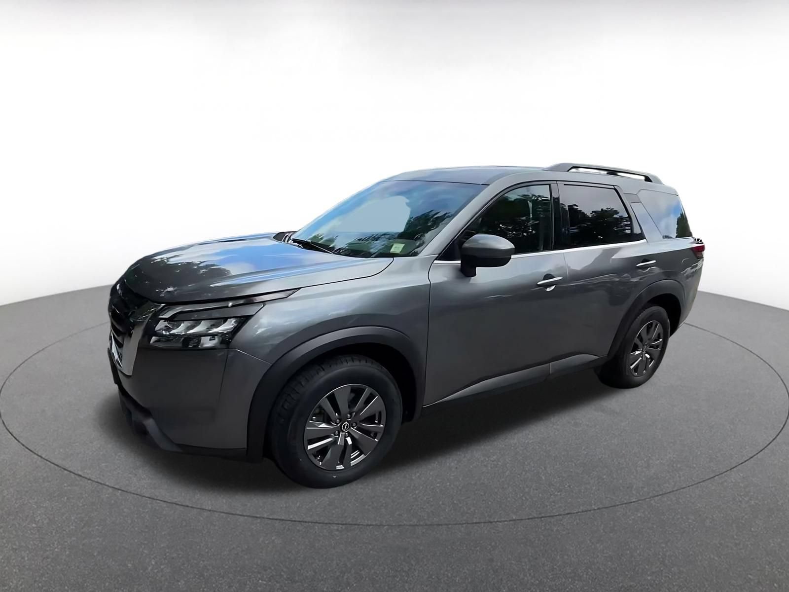 Used 2025 Nissan Pathfinder SV AWD/4WD image 6