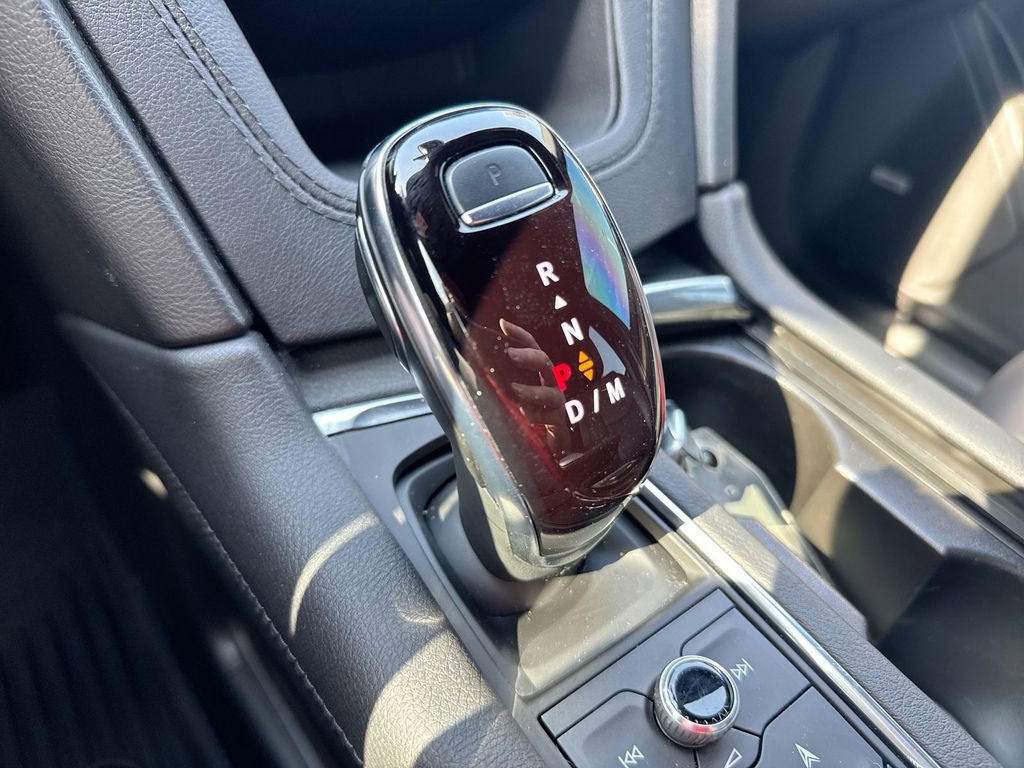 Used 2023 Cadillac XT6 Premium Luxury w/ LPO, Floor Liner Package AWD/4WD image 18
