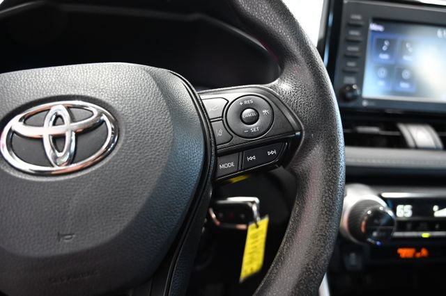 Used 2022 Toyota RAV4 LE AWD/4WD image 25