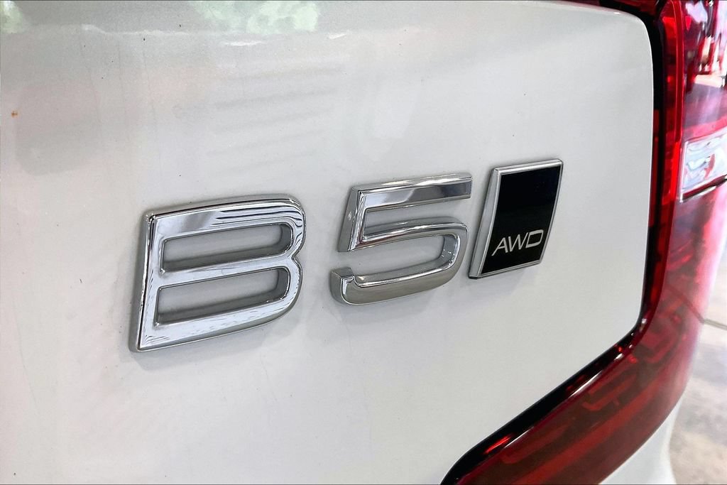 Certified 2025 Volvo S60 B5 Plus AWD/4WD image 24