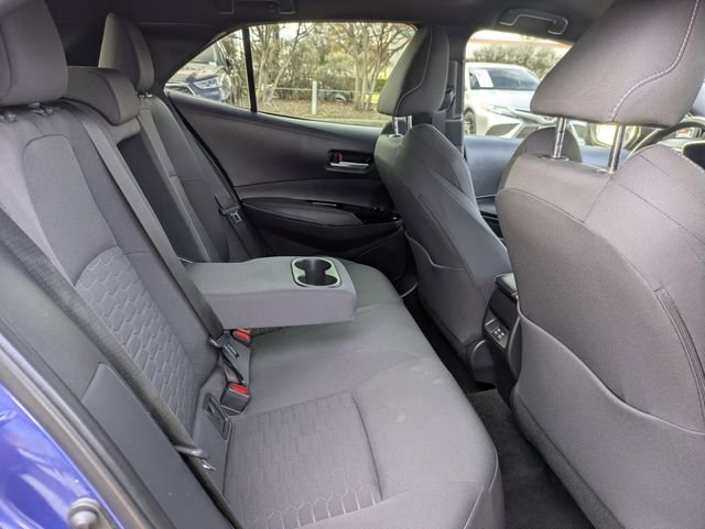 Used 2025 Toyota Corolla SE w/ SE Package image 29
