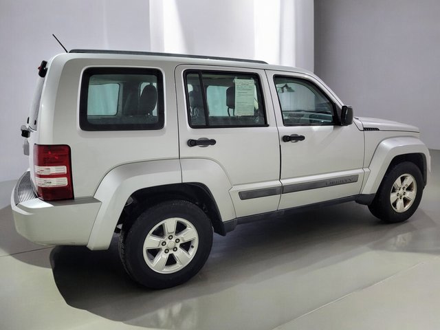 Used 2012 Jeep Liberty Sport image 16