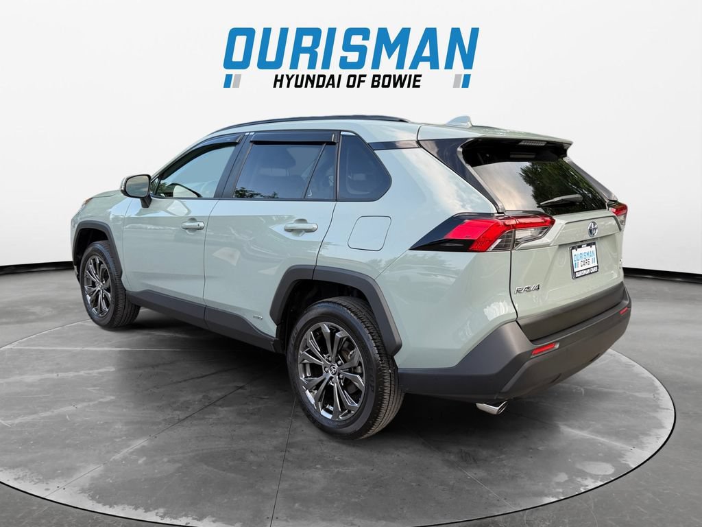 Used 2023 Toyota RAV4 XLE Premium AWD/4WD image 4