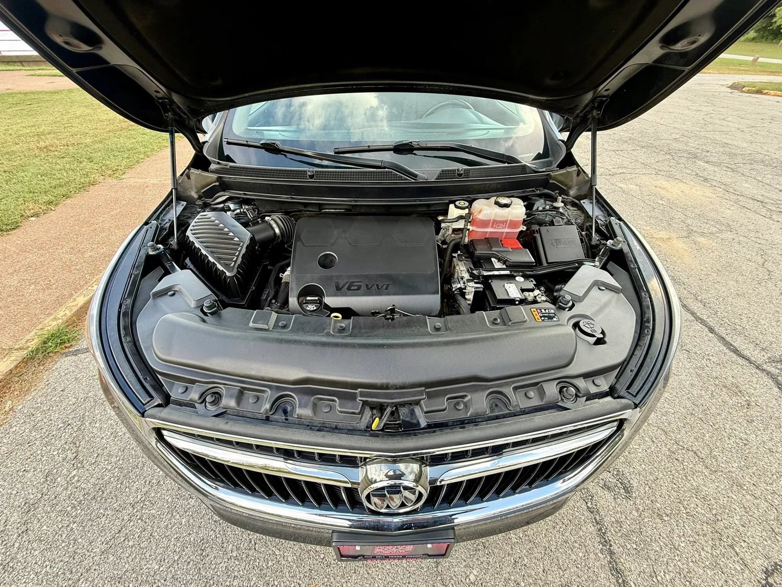 Used 2019 Buick Enclave Essence AWD/4WD image 9
