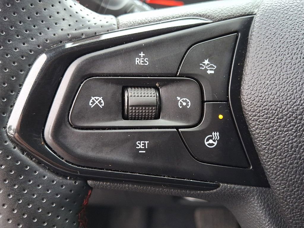 Certified 2024 Chevrolet Trax RS image 21