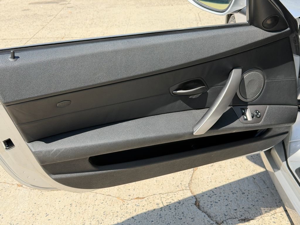 Used 2004 BMW Z4 2.5i RWD image 14