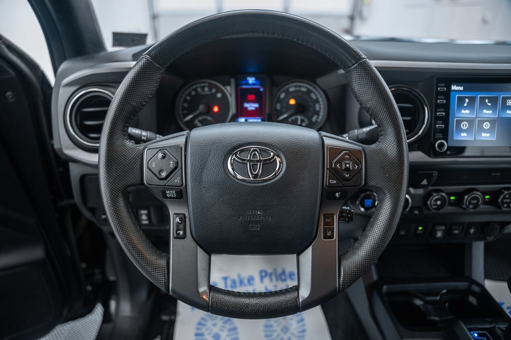 Used 2020 Toyota Tacoma TRD Off-Road w/ Technology Package AWD/4WD image 31