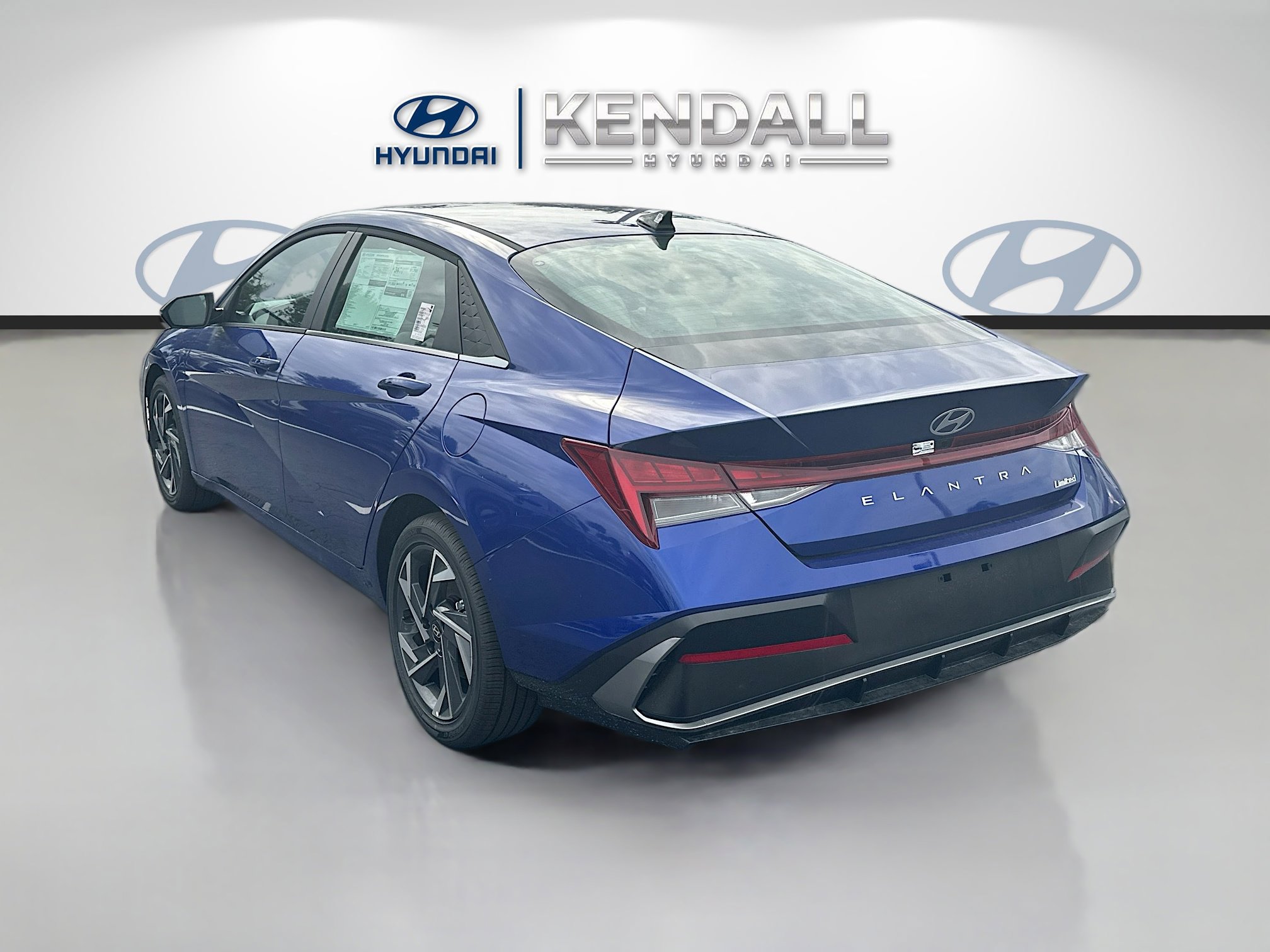 New 2025 Hyundai Elantra Limited w/ Cargo Package image 4