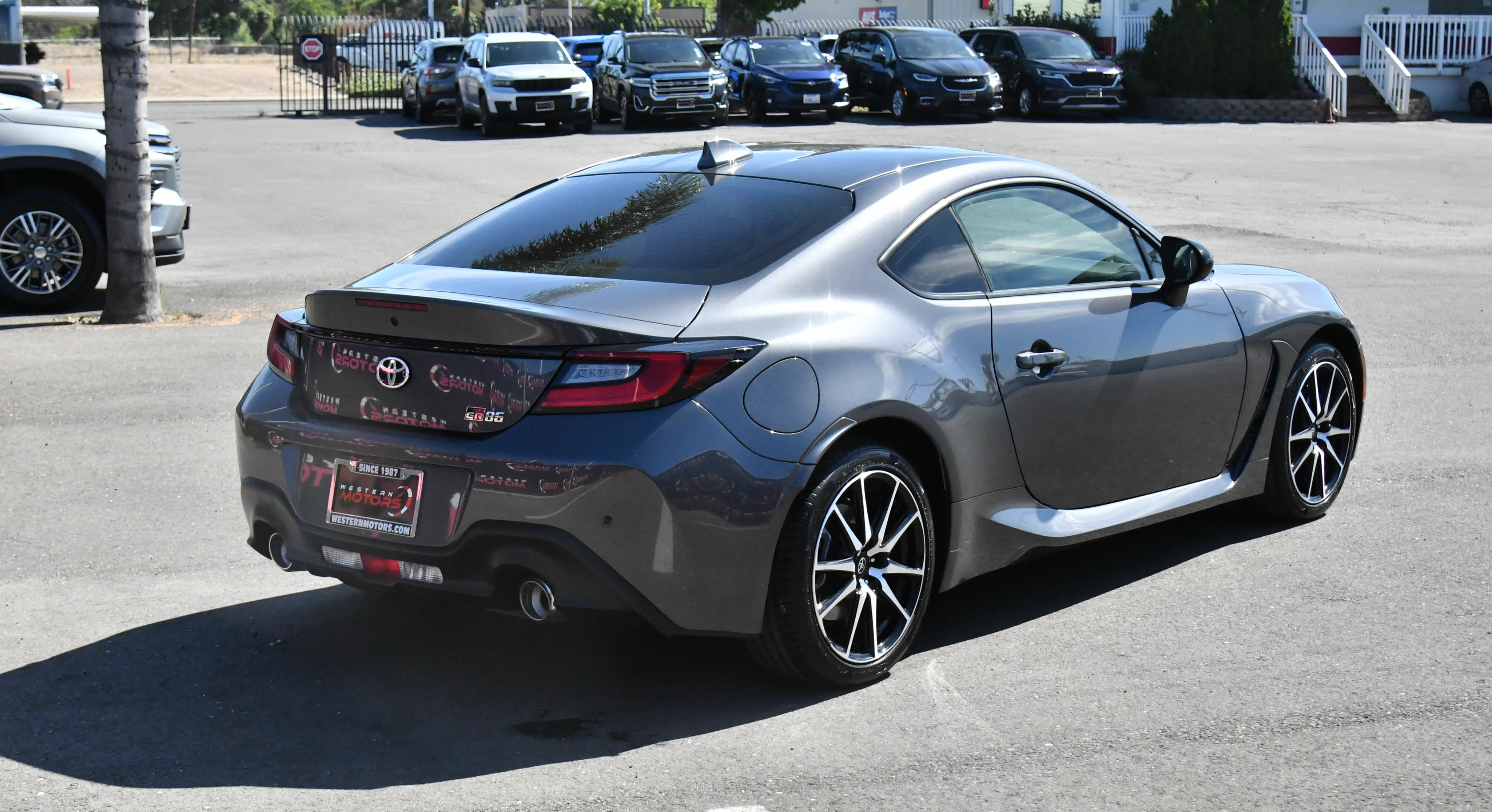 Used 2023 Toyota GR86 w/ ALL Weather Mat Package (TMS) RWD image 8