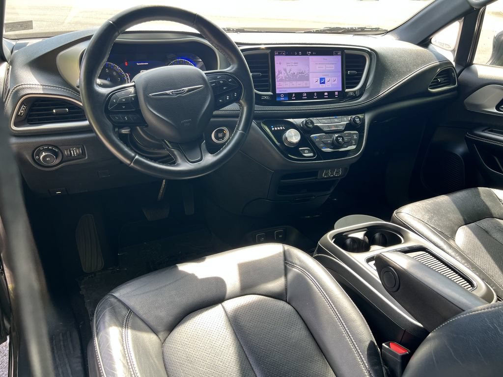 Used 2021 Chrysler Pacifica Touring-L w/ S Appearance Package FWD image 19