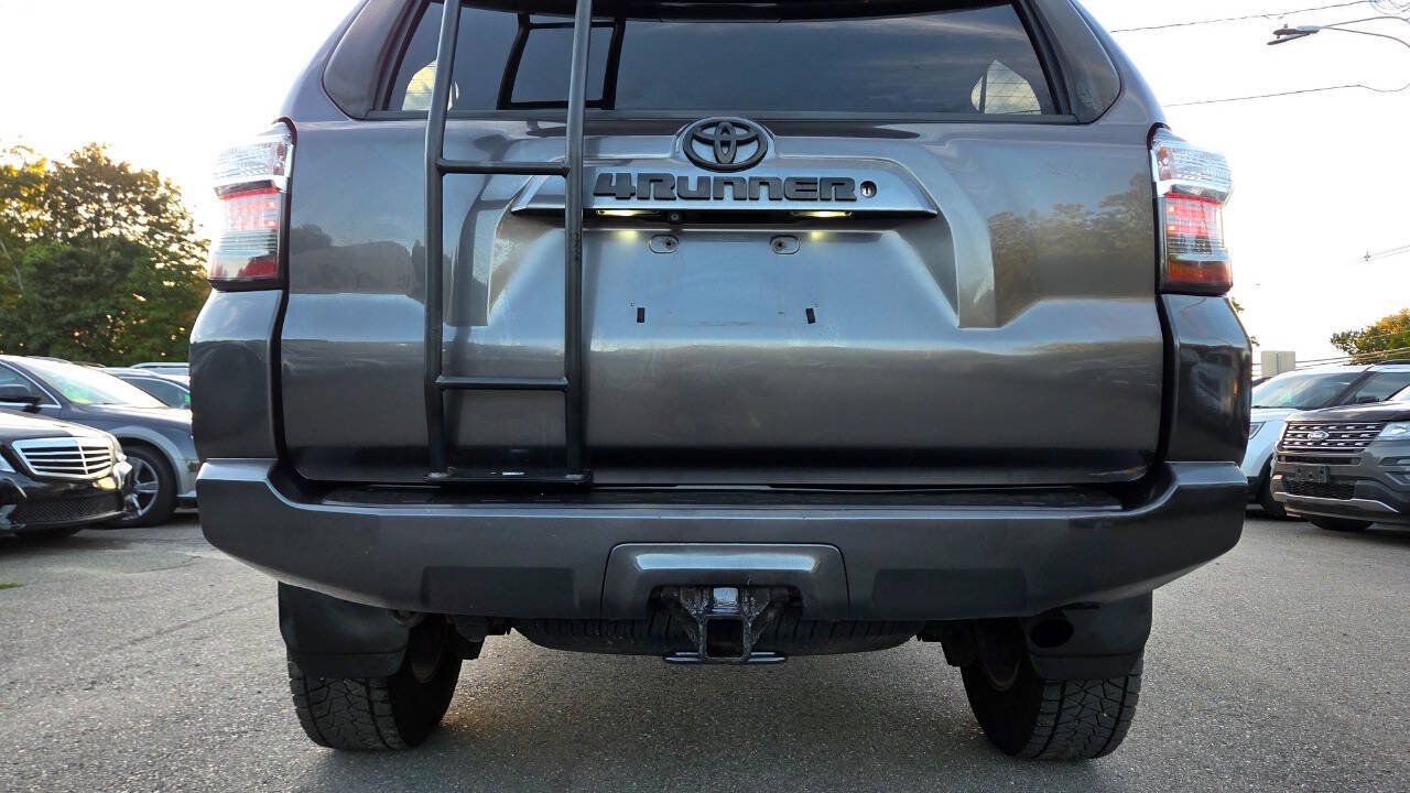 Used 2014 Toyota 4Runner SR5 AWD/4WD image 18