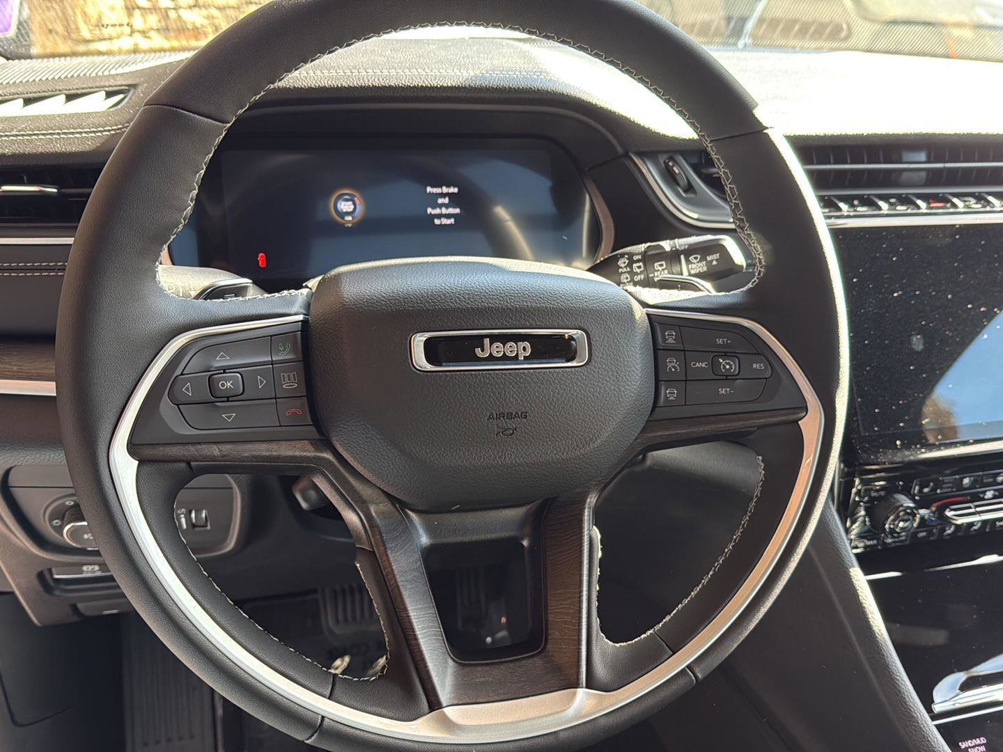 New 2025 Jeep Grand Cherokee L Limited w/ Luxury Tech Group II image 12