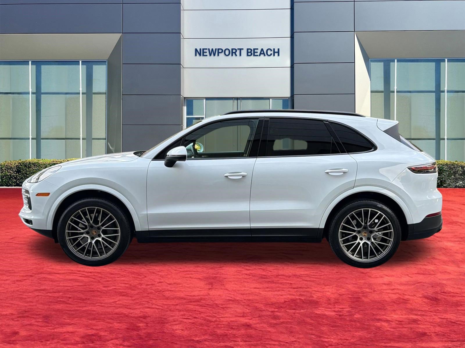 Used 2023 Porsche Cayenne S image 2