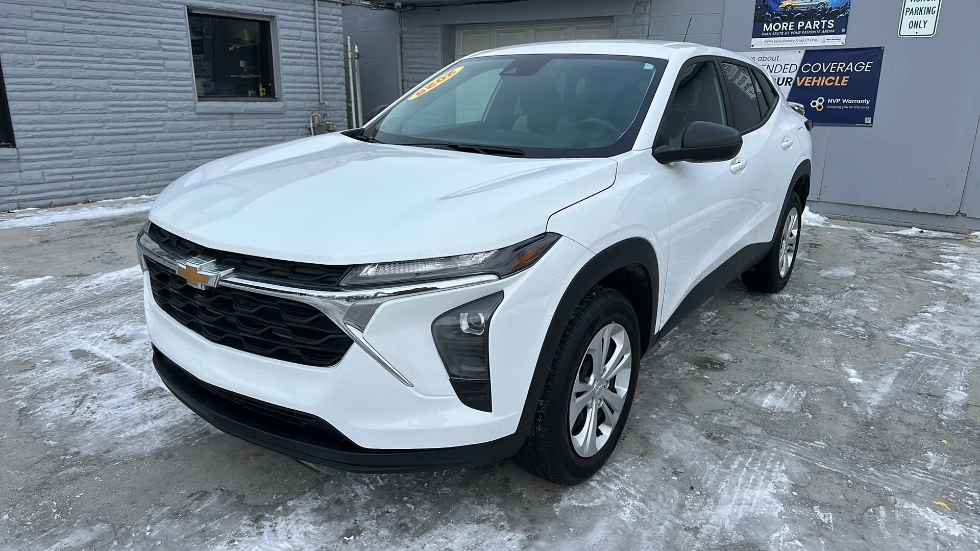 Used 2025 Chevrolet Trax LS image 1