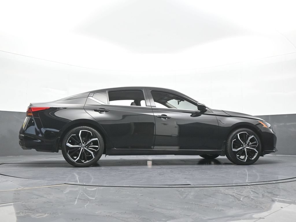 Used 2024 Nissan Altima 2.5 SR FWD image 57
