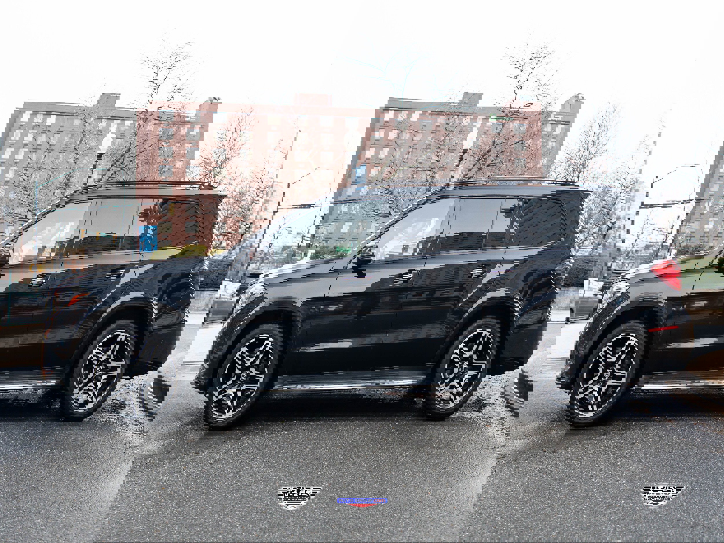 Used 2017 Mercedes-Benz GLS 550 550 4MATIC w/ Driver Assistance Package image 4