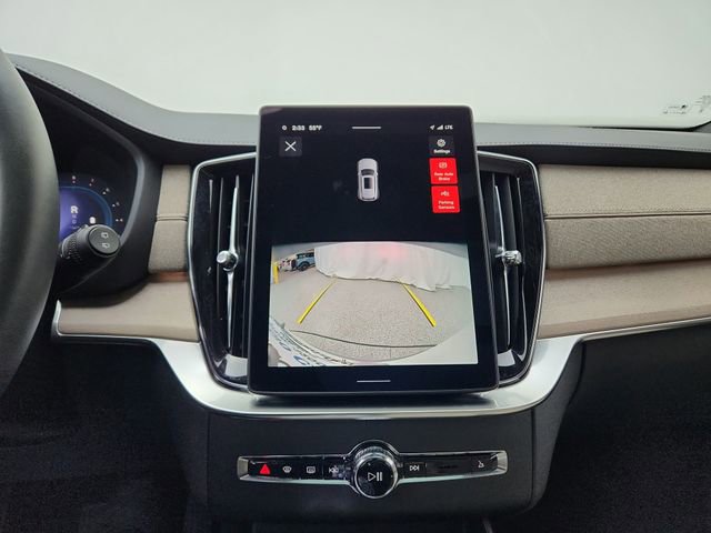 New 2025 Volvo XC90 B6 Core w/ Climate Package image 24