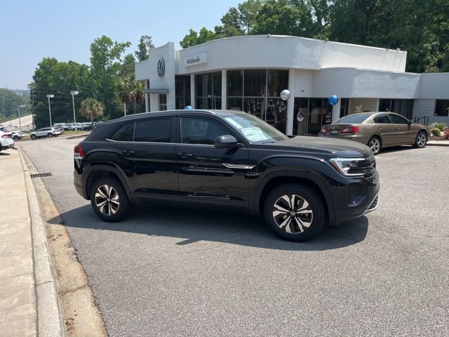 New 2026 Volkswagen Atlas Cross Sport SE FWD image 2
