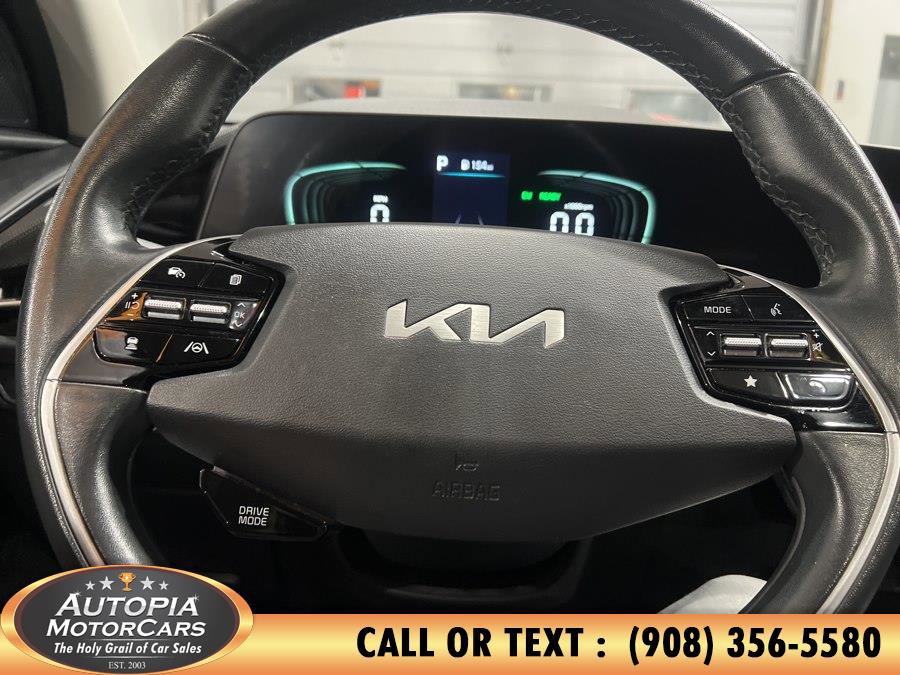 Used 2023 Kia Niro EX Touring FWD image 25