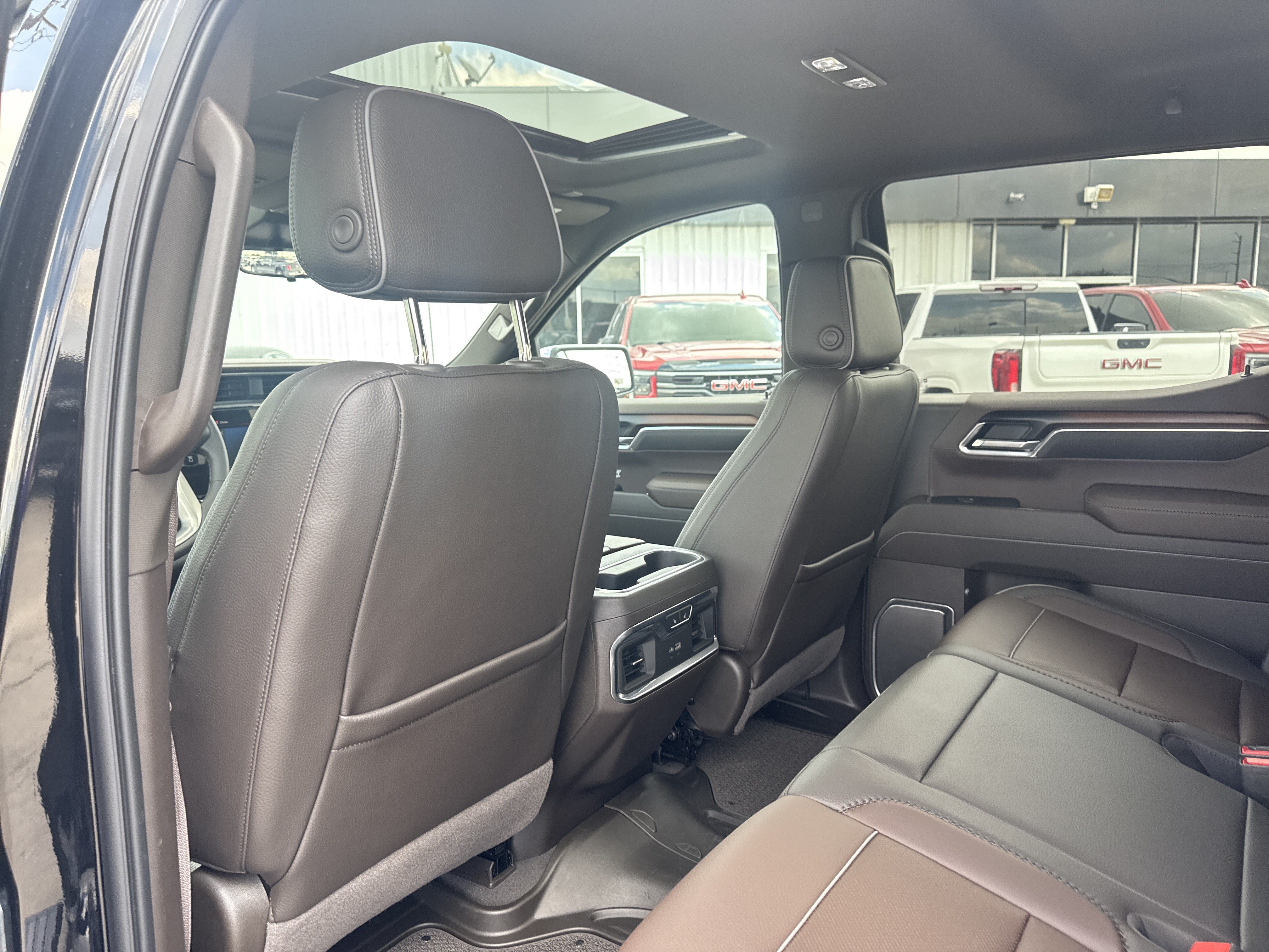 Used 2026 GMC Sierra 1500 Denali w/ Denali Reserve Package AWD/4WD image 7