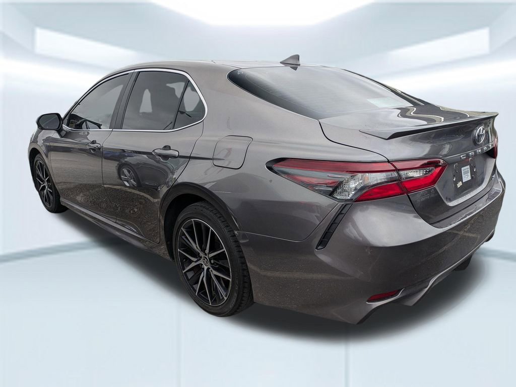 Used 2024 Toyota Camry SE image 4