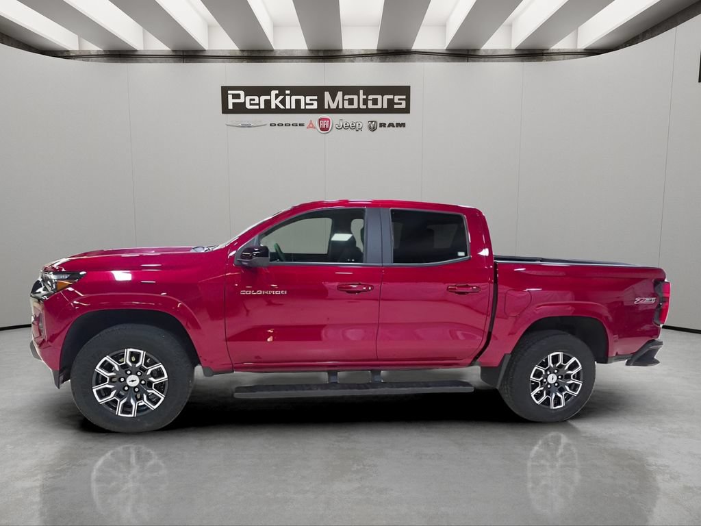 Used 2024 Chevrolet Colorado Z71 w/ Z71 Convenience Package 2 AWD/4WD image 2