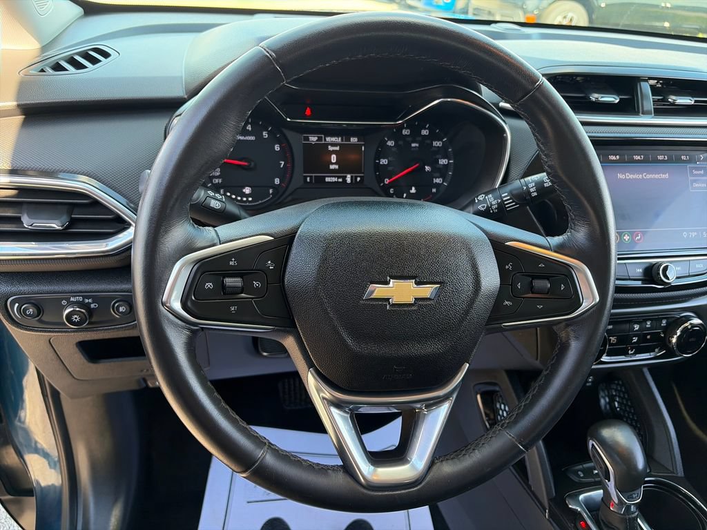 Used 2021 Chevrolet TrailBlazer LT w/ Premium Seating Package FWD image 19