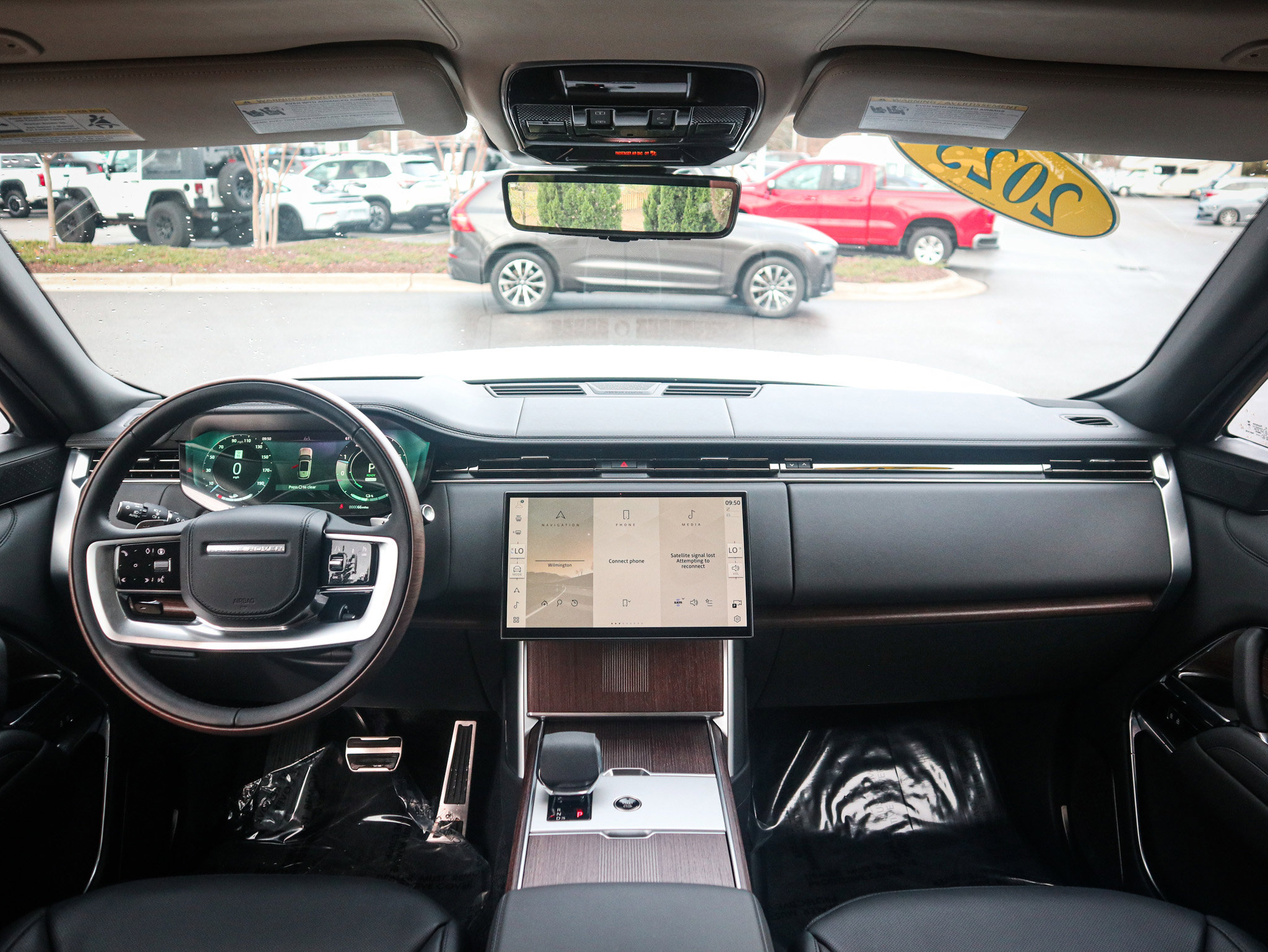 Used 2025 Land Rover Range Rover Autobiography image 29