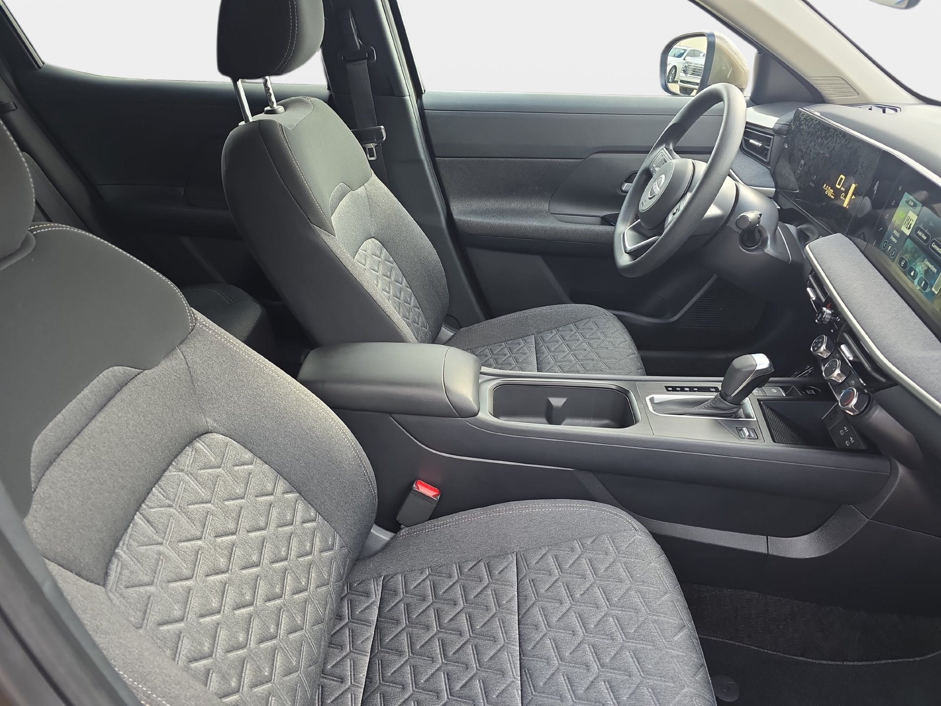 Certified 2025 Nissan Kicks SV FWD image 10