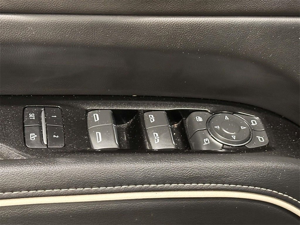 Used 2023 Cadillac Escalade Premium Luxury image 14