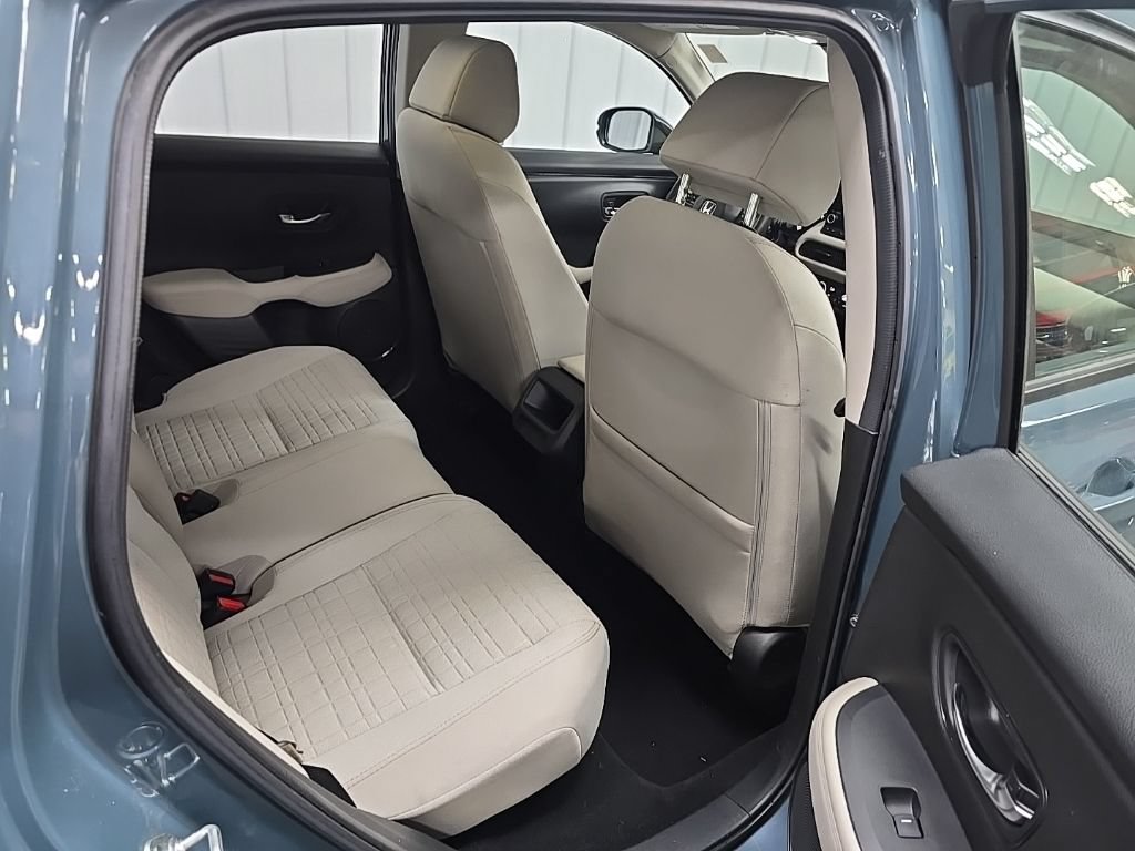 Used 2023 Honda HR-V LX image 17