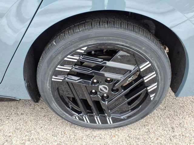 New 2026 Nissan Sentra SR w/ SR Premium Package FWD image 4