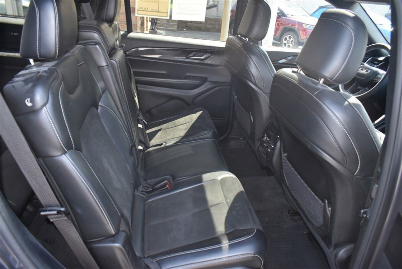 Used 2023 Jeep Grand Cherokee L Laredo AWD/4WD image 30