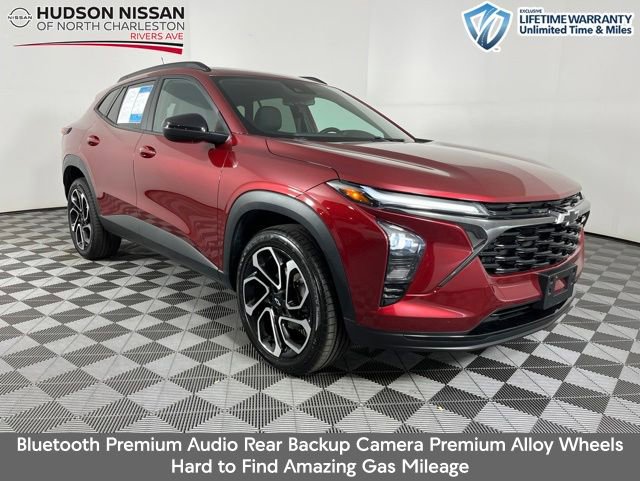 Used 2024 Chevrolet Trax RS w/ Sunroof Package FWD image 1