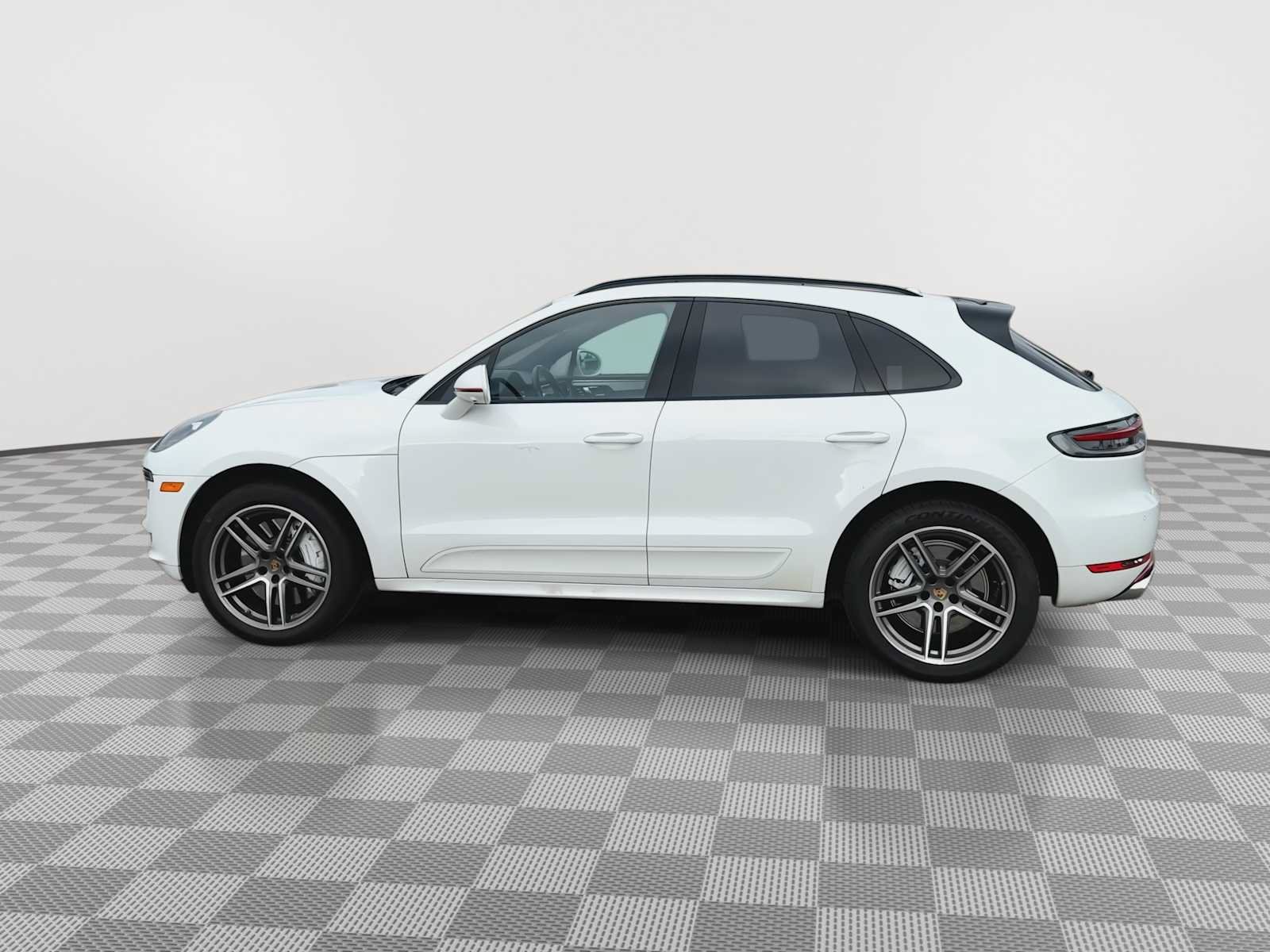Used 2020 Porsche Macan Turbo AWD/4WD image 5