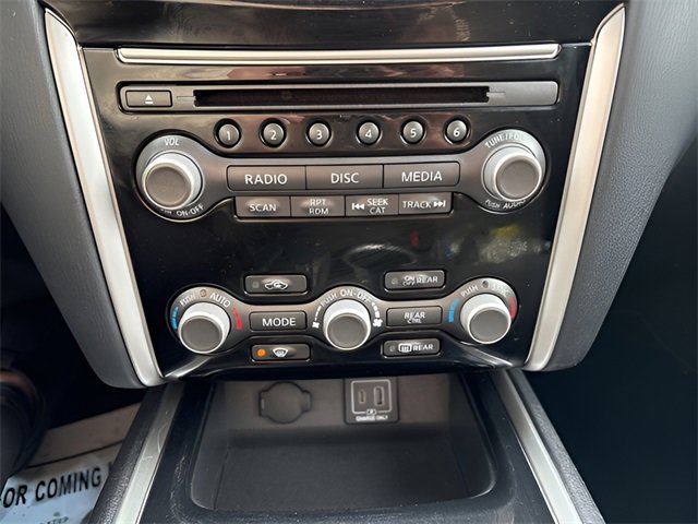 Used 2020 Nissan Pathfinder SV image 15