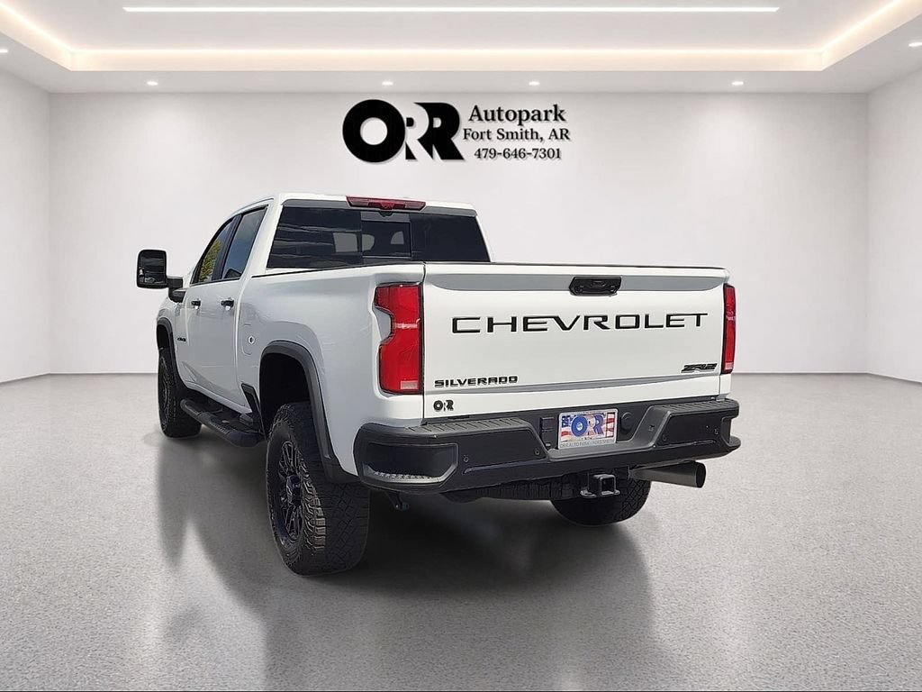 Used 2026 Chevrolet Silverado 2500 ZR2 AWD/4WD image 4