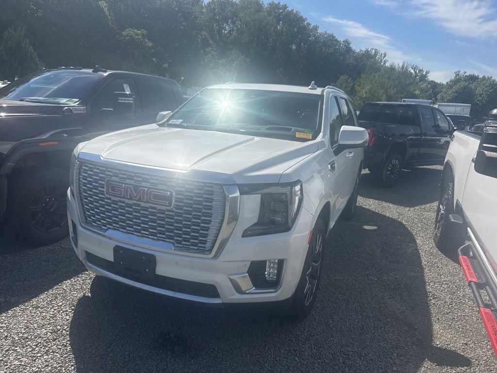 Used 2024 GMC Yukon Denali w/ Denali Reserve Package AWD/4WD image 3