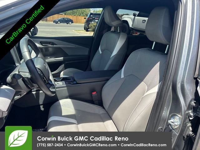 Used 2025 Toyota Camry SE w/ Convenience Package FWD image 11